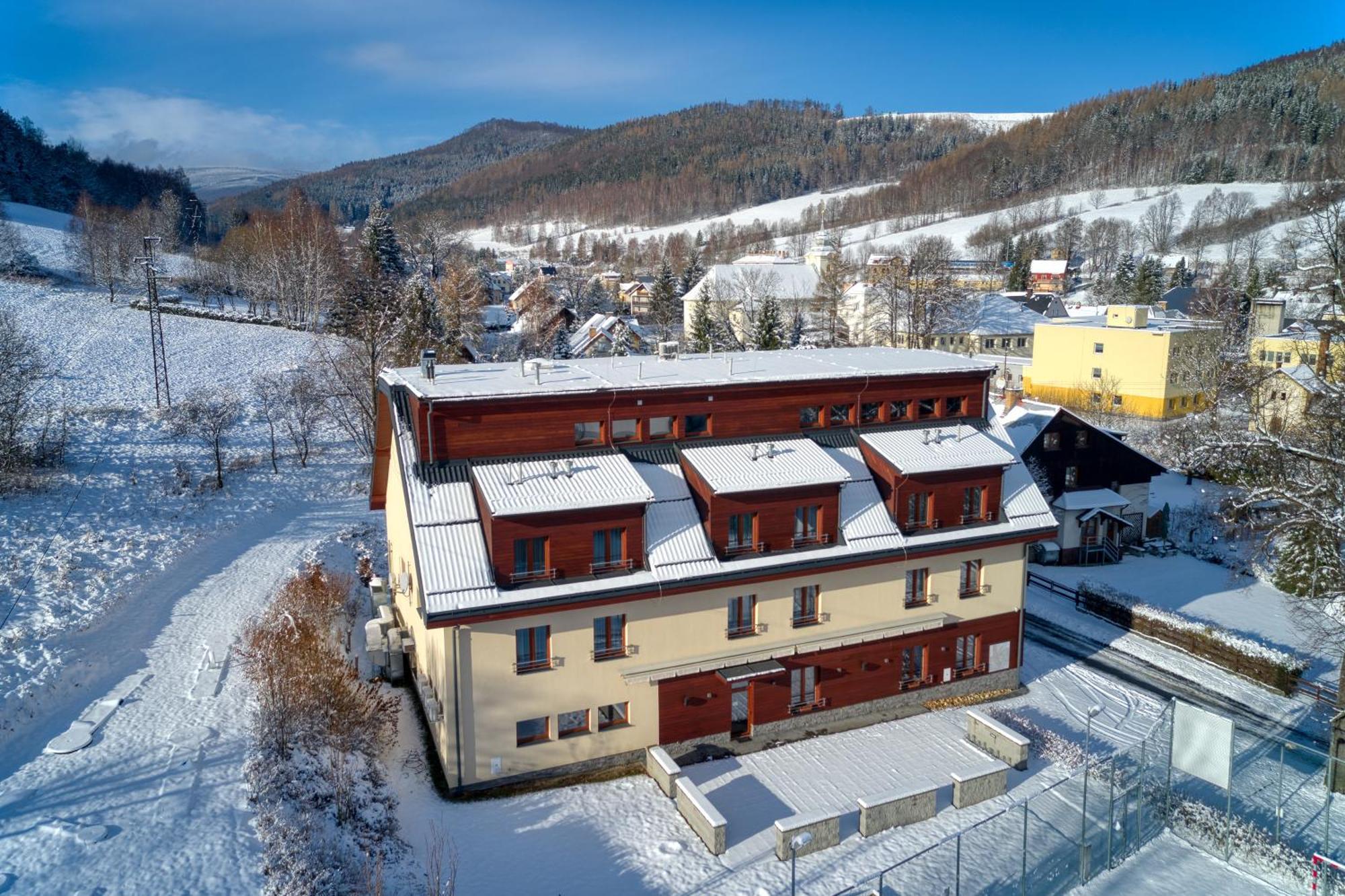 Hotel Toc Lipová-lázně Kültér fotó