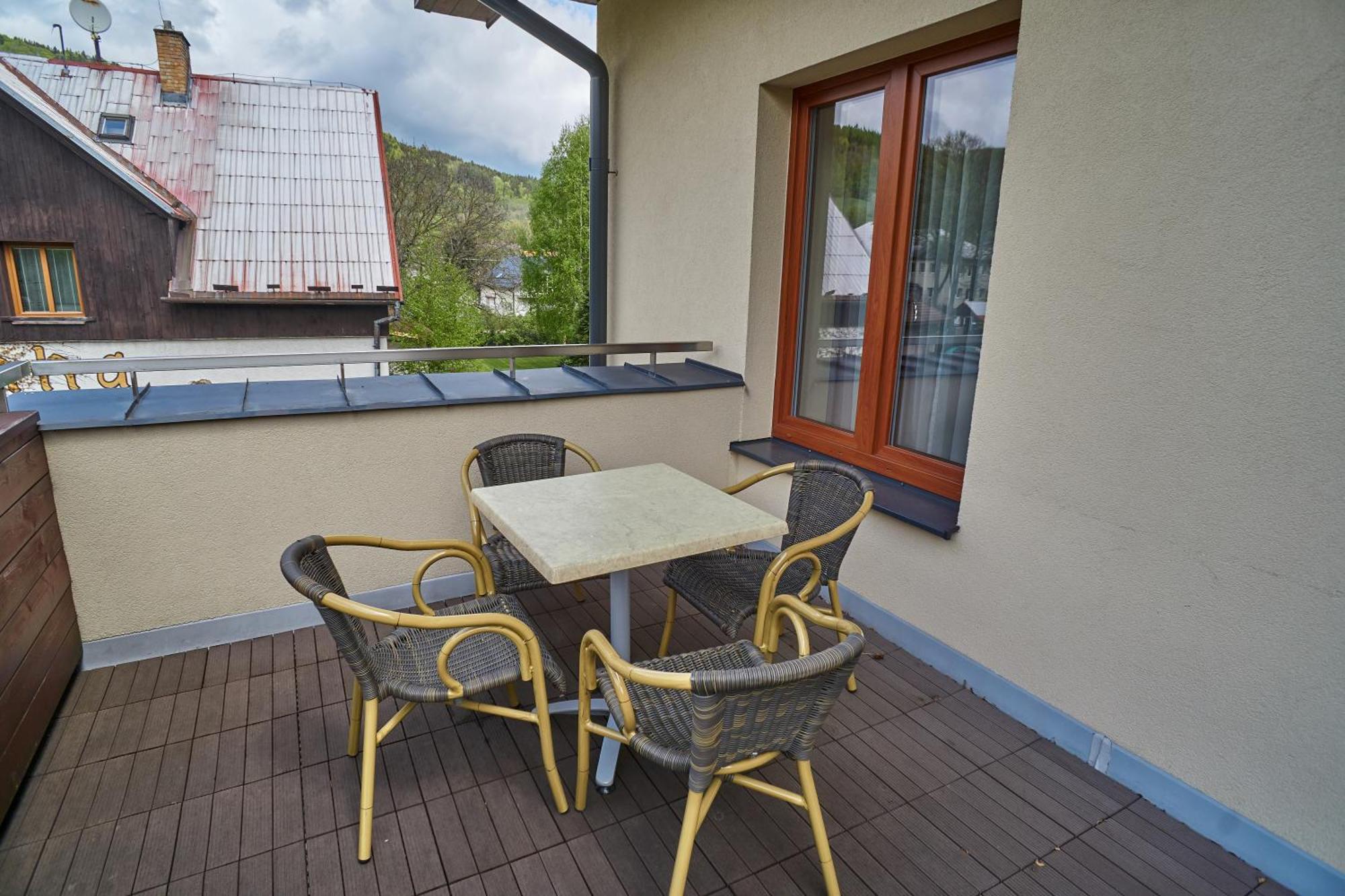 Hotel Toc Lipová-lázně Kültér fotó