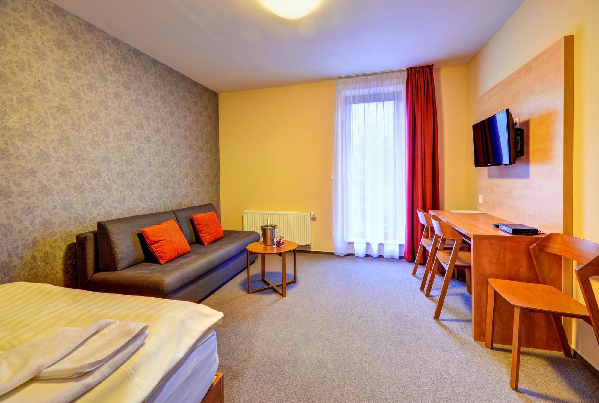 Hotel Toc Lipová-lázně Kültér fotó