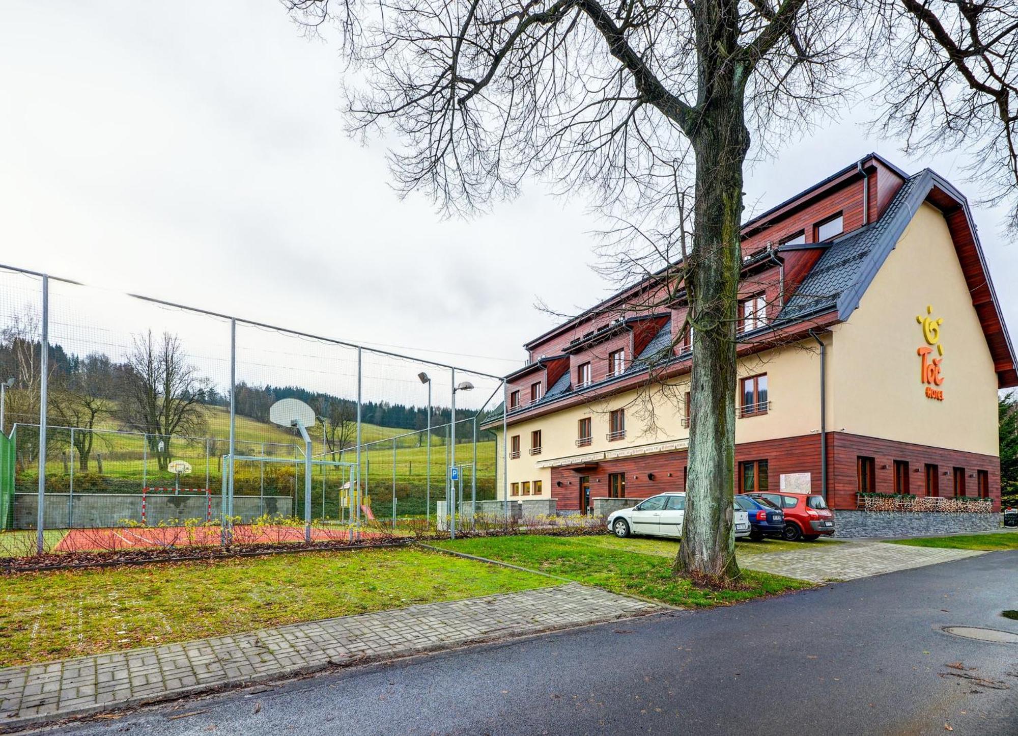 Hotel Toc Lipová-lázně Kültér fotó