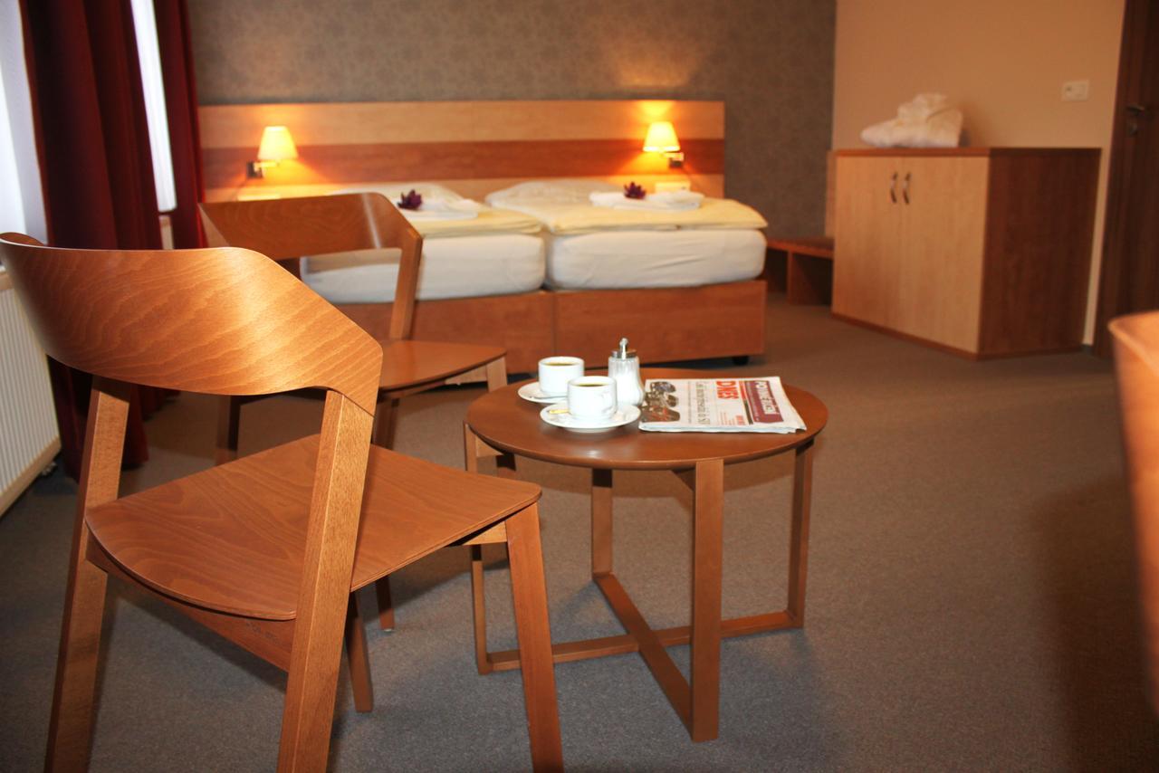 Hotel Toc Lipová-lázně Kültér fotó