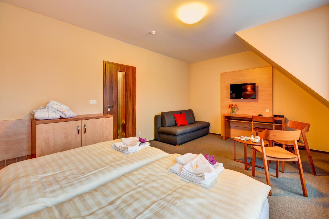 Hotel Toc Lipová-lázně Kültér fotó
