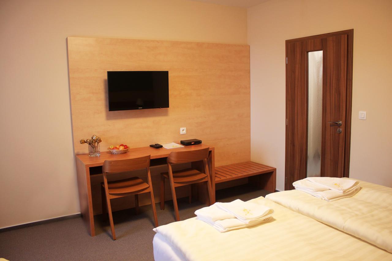 Hotel Toc Lipová-lázně Kültér fotó